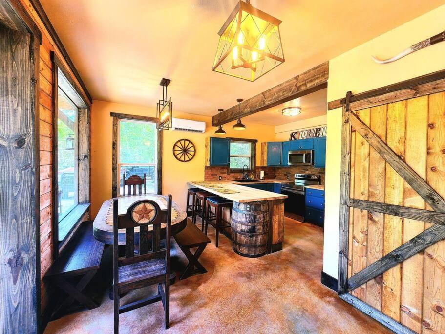 Waterfront Houston Hide Out In A Magical Forest Waller Luaran gambar
