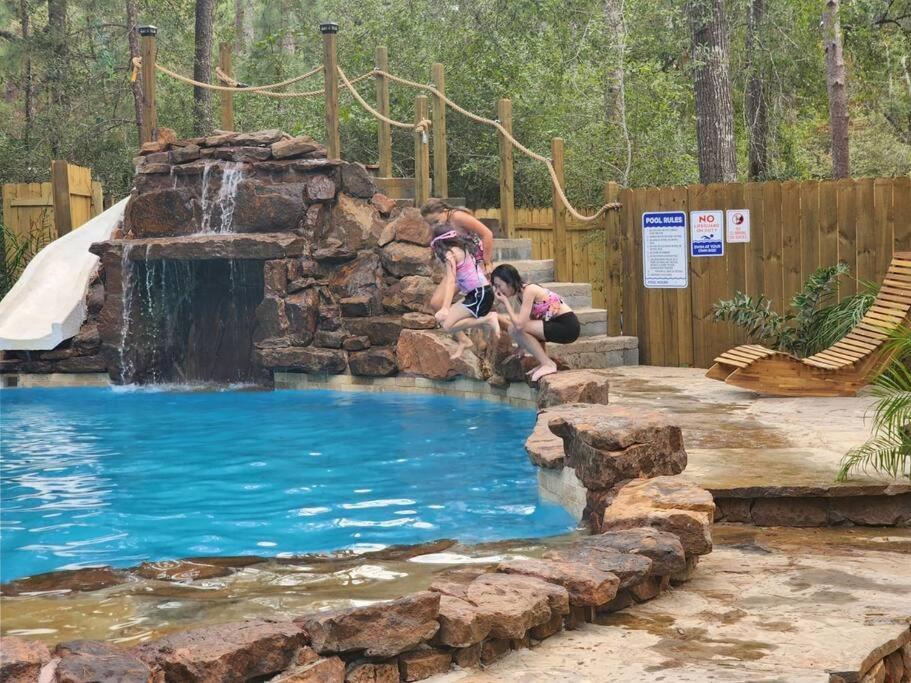 Waterfront Houston Hide Out In A Magical Forest Waller Luaran gambar